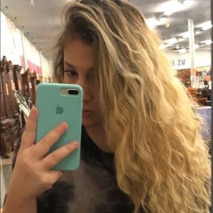 Meet your Posher, Katelyn